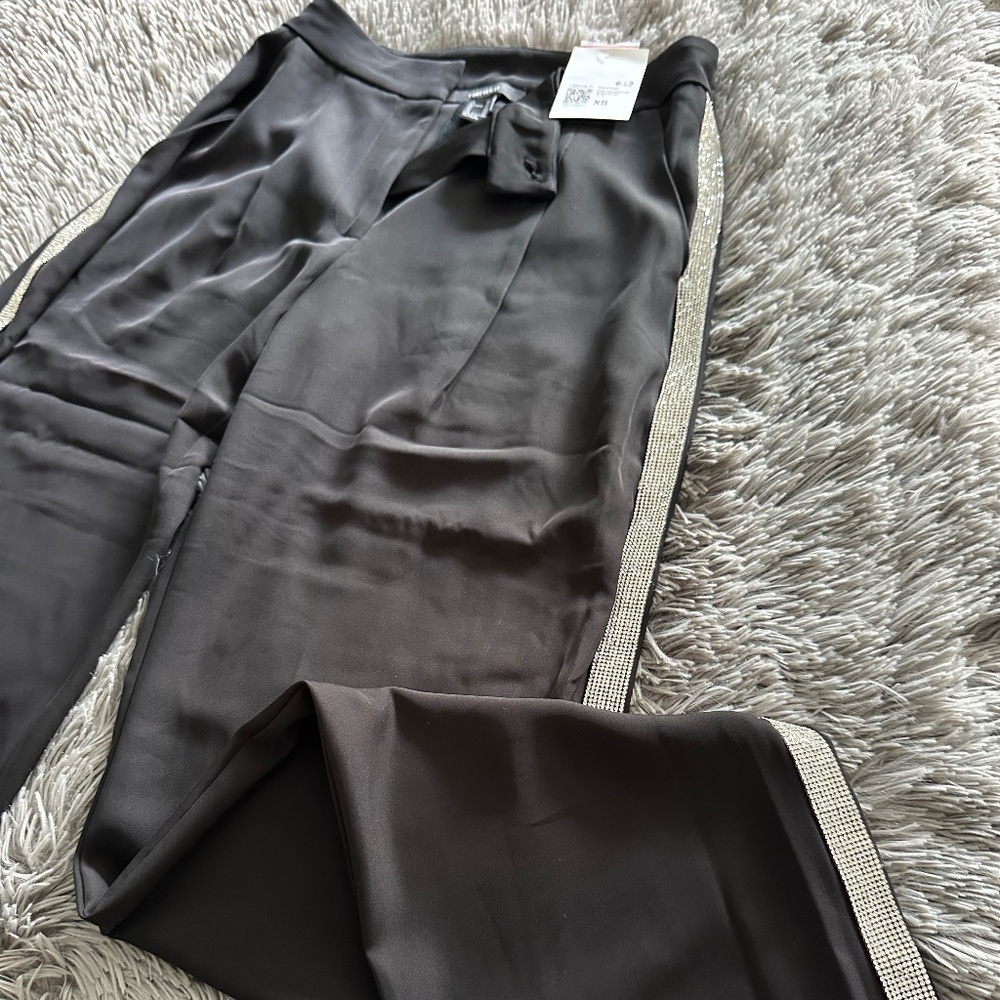 Forever 21 black dress pants with sequin side stripe XS NWT
